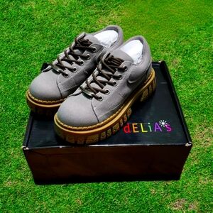 *NIB* dELiA*s Gray Chunky Canvas Oxford Sneakers